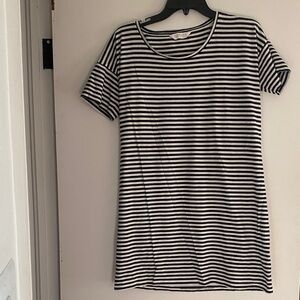 Everlane Navy and White Striped T-shirt dress